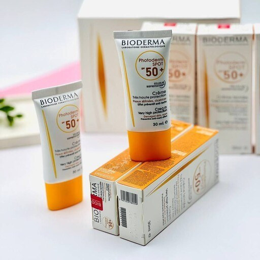 کرم ضد آفتاب بایودرما اسپات spf50 بی رنگ ۱۲ تایی